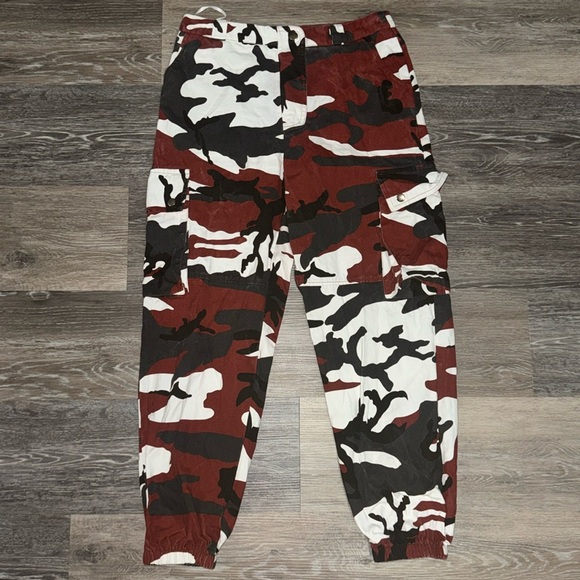 Paper Heart Red, Black & White Camo Cargo Pants - Size Medium - Picture 1 of 10